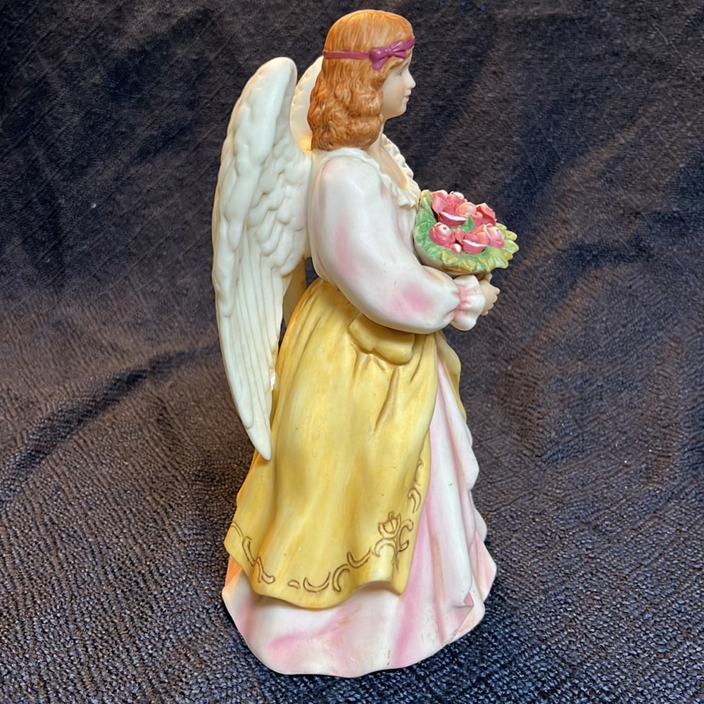Home Interiors Homco Angel Figurine holding roses - Picture 4 of 6